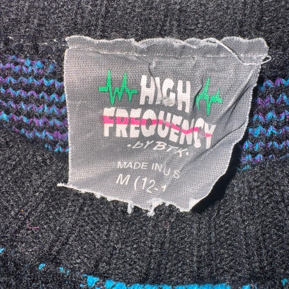 Colorful Geometric Crewneck Sweater - Picture 2 of 3